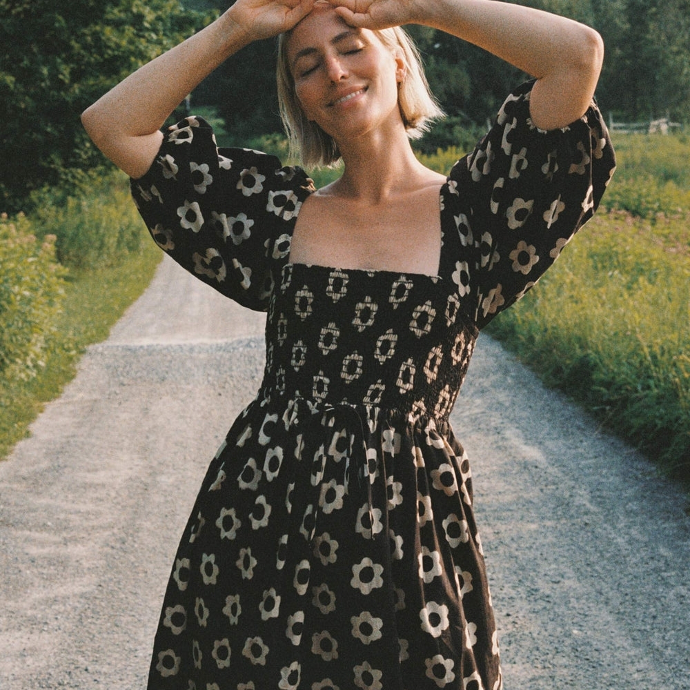 Christy Dawn Katrina Dress In Daisy Noir - Picture 2 of 5